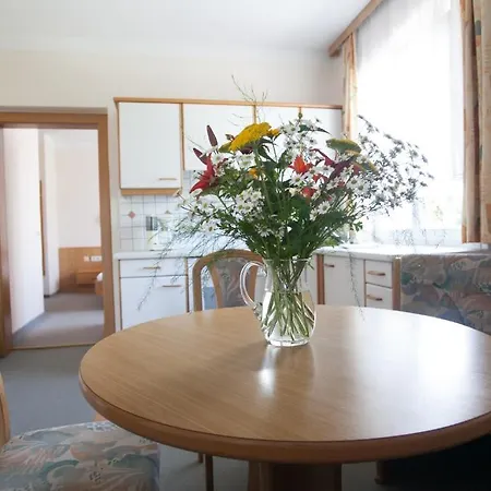 Oswald Apartment *